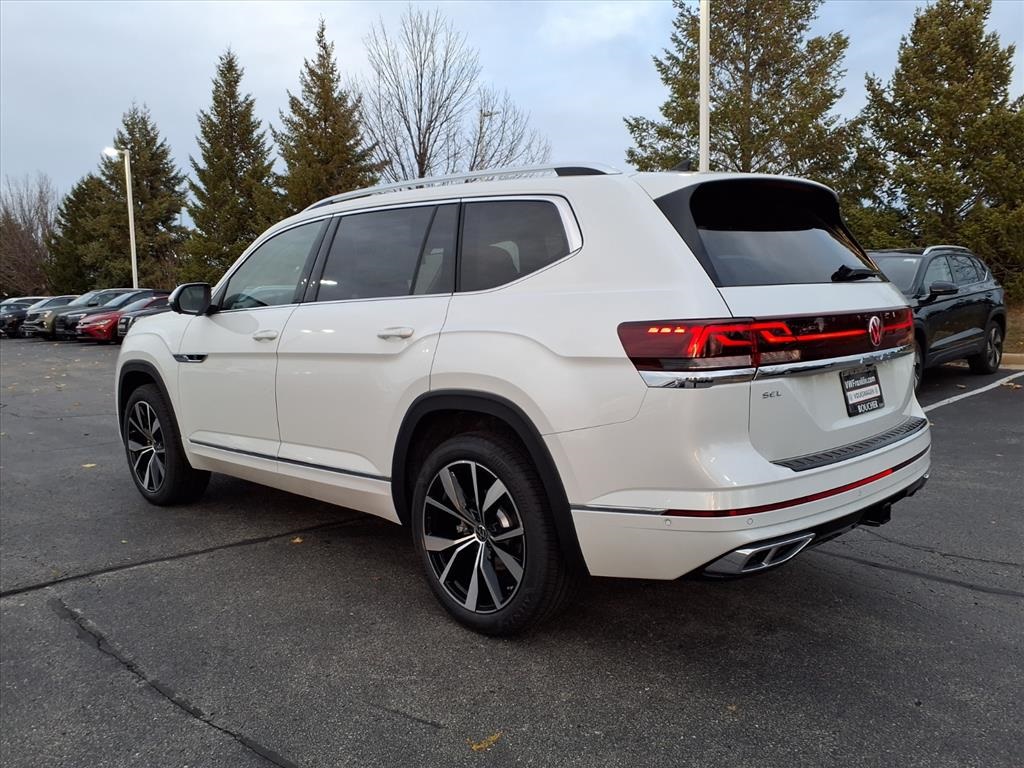2026 Volkswagen Atlas SEL Premium R-Line photo 3