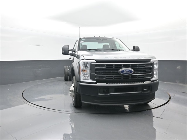 2025 Ford F-550 XL photo 2