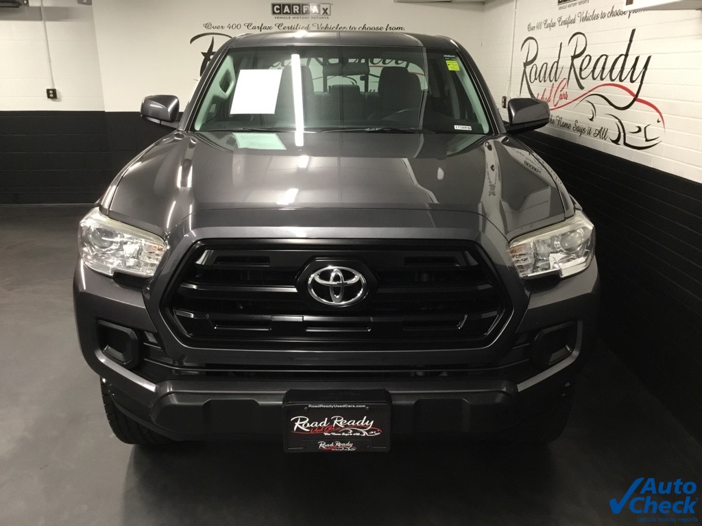 2017 Toyota Tacoma SR 4x4 photo 3