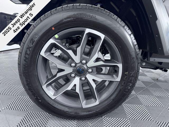 2025 Jeep Wrangler Sport S 4xe photo 17