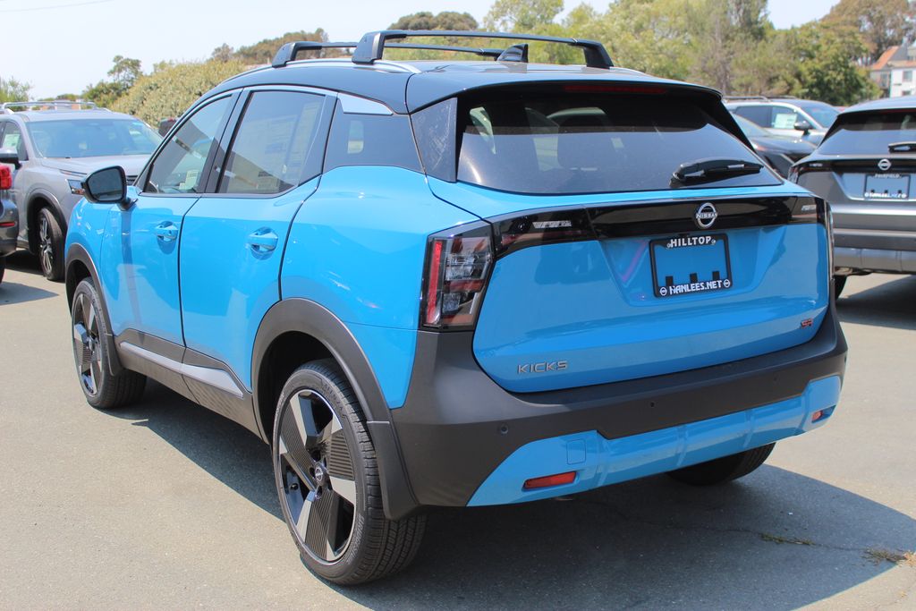 2025 Nissan Kicks SR photo 8