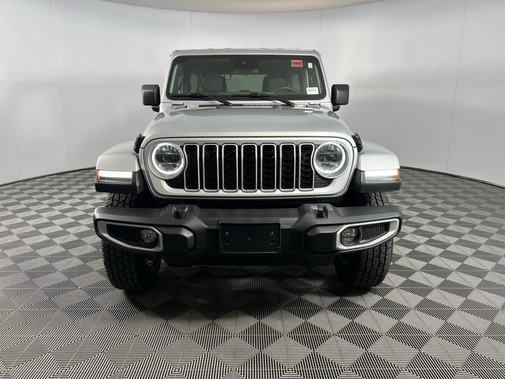 2024 Jeep Wrangler Sahara photo 8