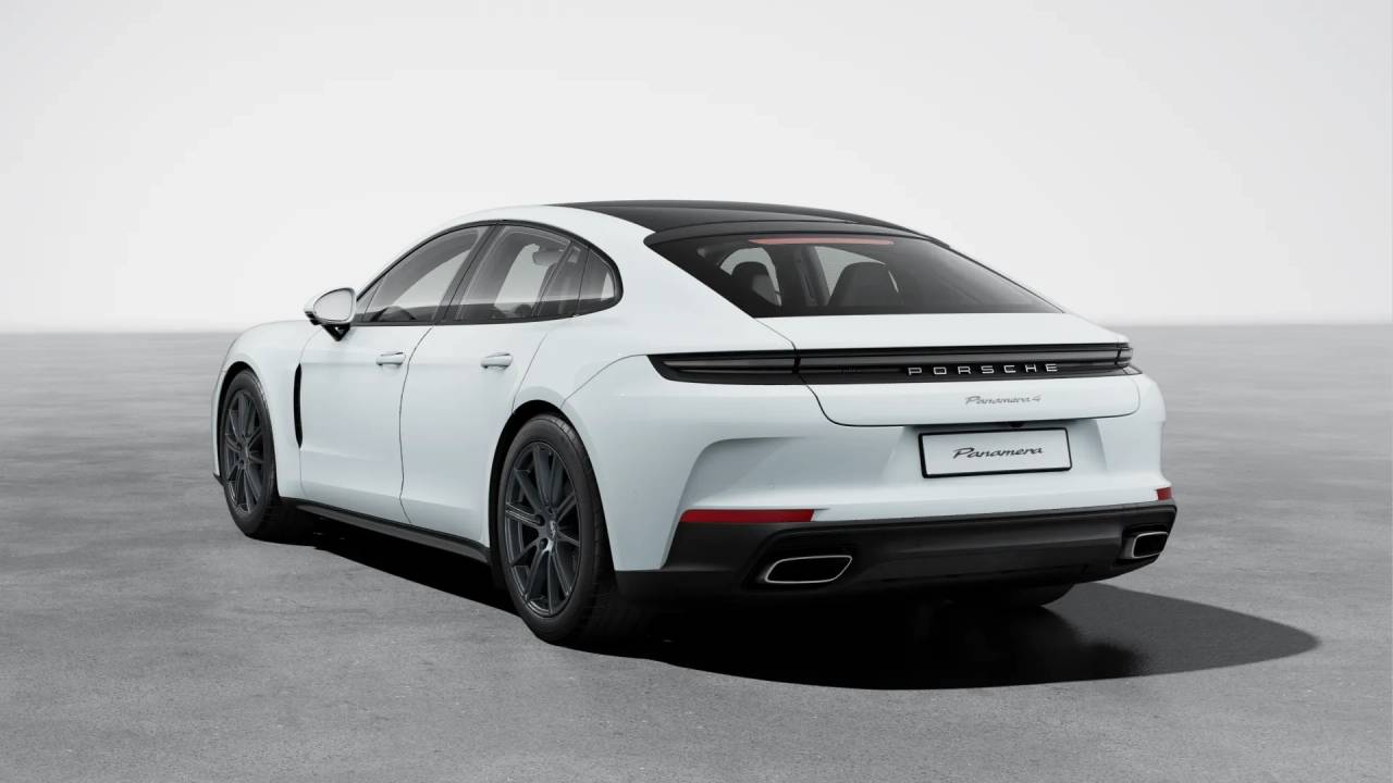 2026 Porsche Panamera 4 photo 3