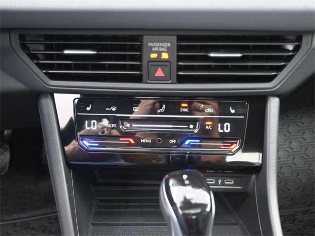 2025 Volkswagen Jetta 1.5T SE photo 2