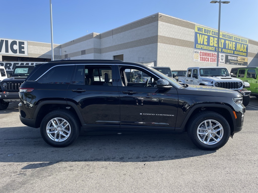2025 Jeep Grand Cherokee Laredo X photo 7