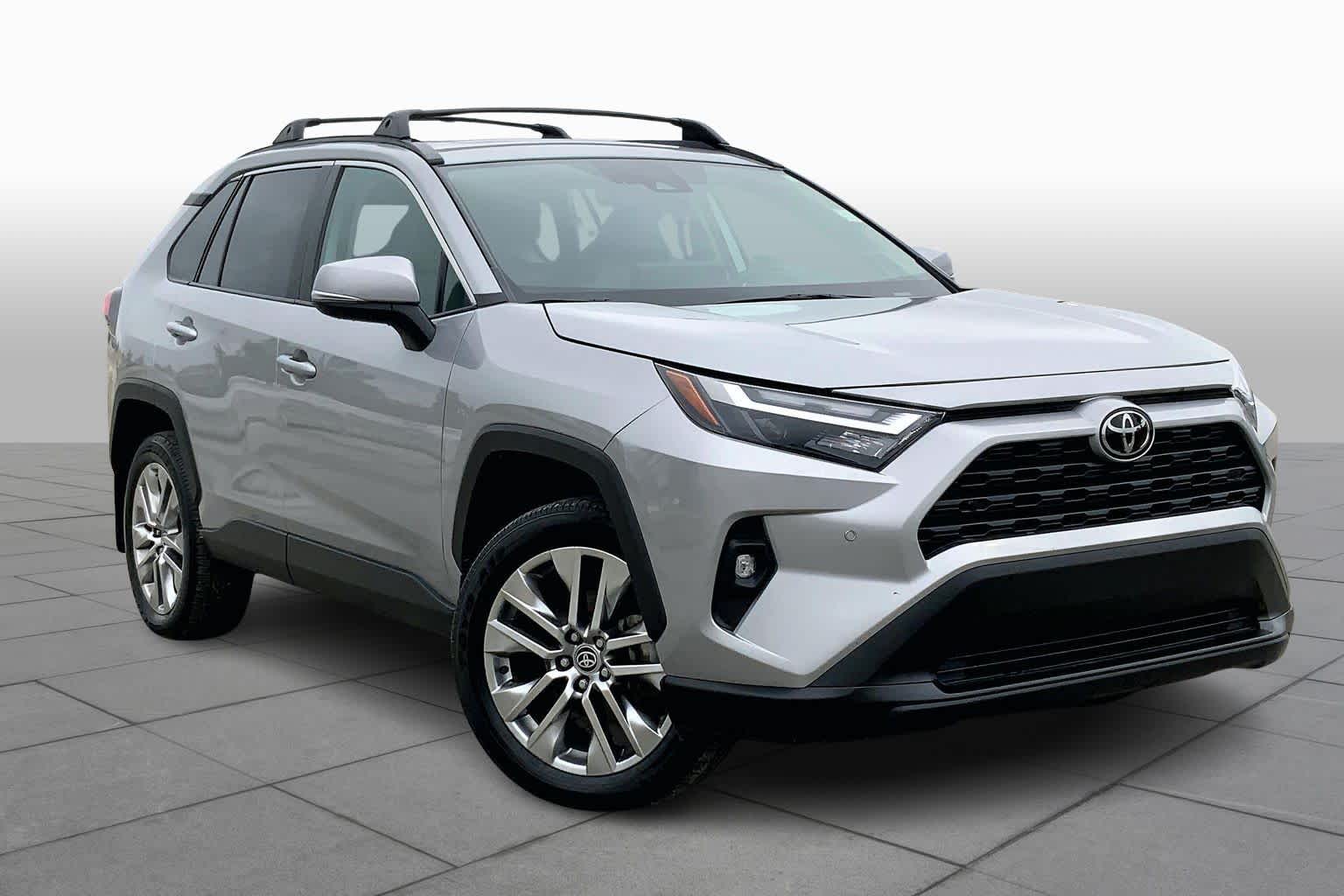 2024 Toyota RAV4 XLE Premium photo 2