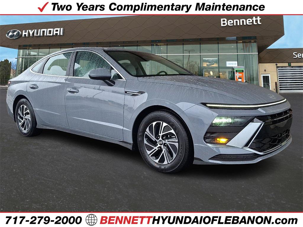 2026 Hyundai Sonata Hybrid Blue's photo