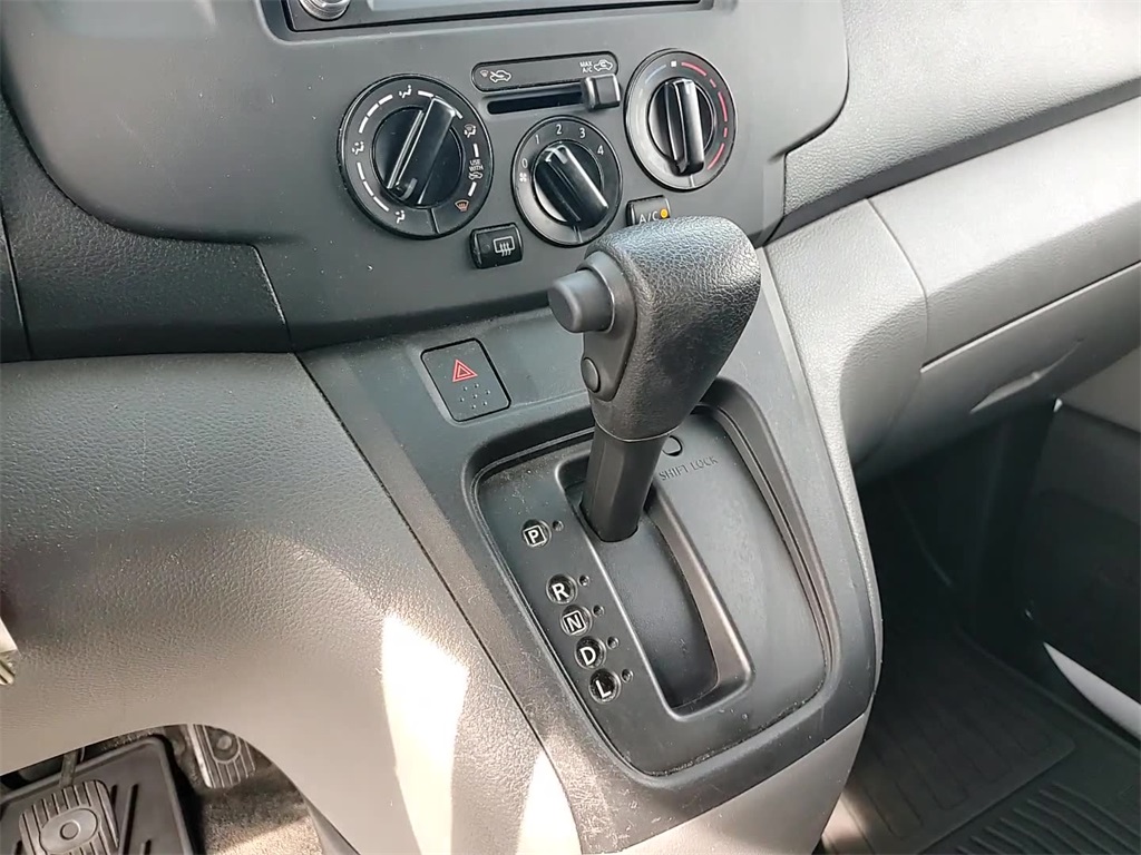 2021 Nissan NV200 S photo 25