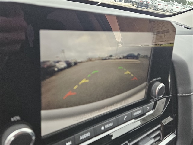 2025 Nissan Pathfinder SV photo 16