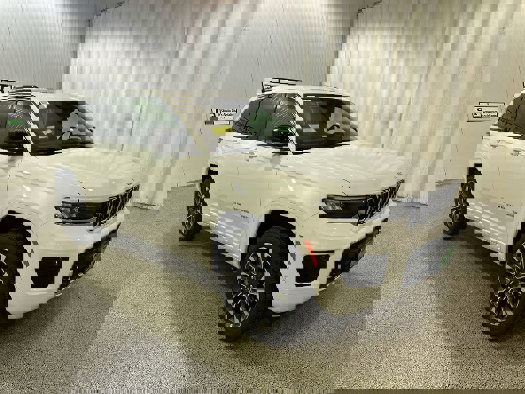 2025 Jeep Grand Cherokee Overland's photo