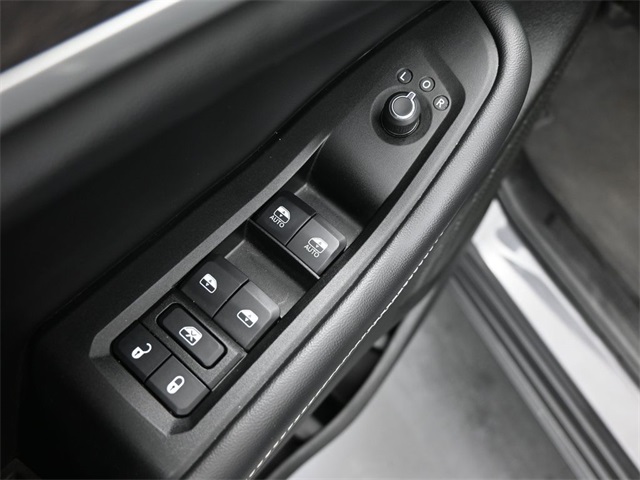 2024 Jeep Grand Cherokee Limited photo 2