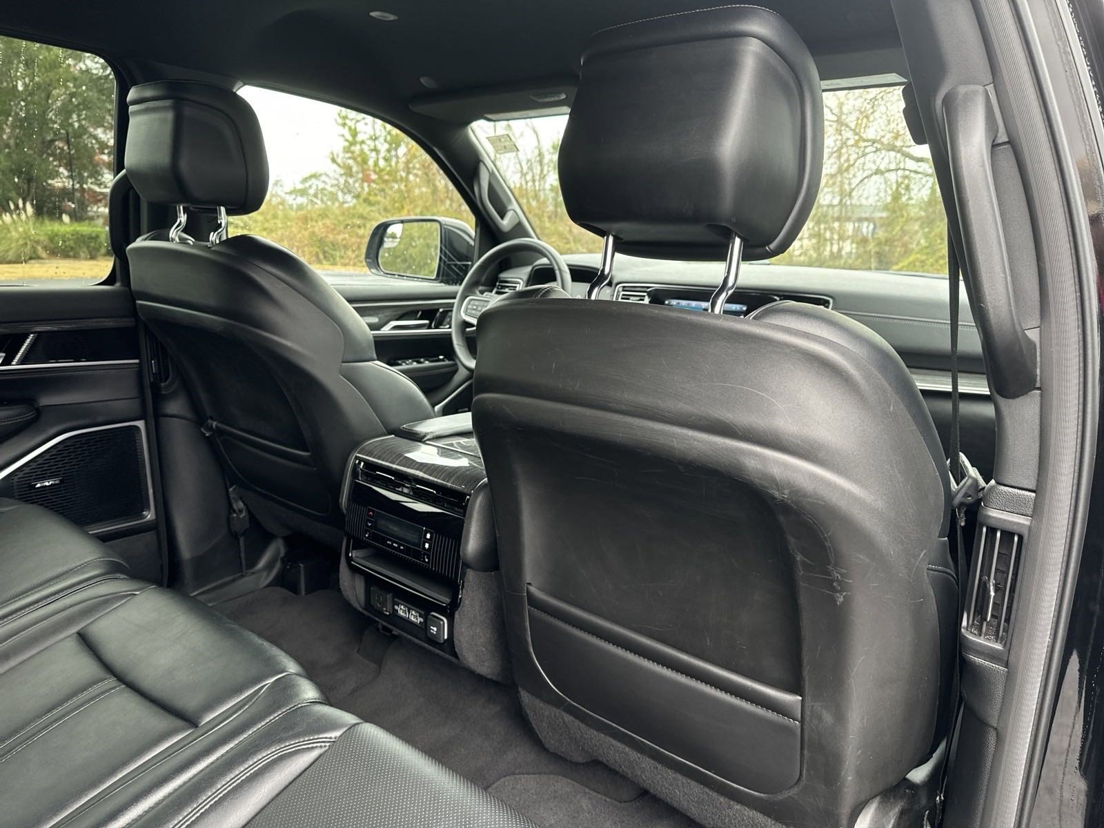 2022 Jeep Wagoneer Series III photo 28