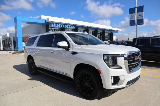 2022 GMC Yukon XL SLT's photo