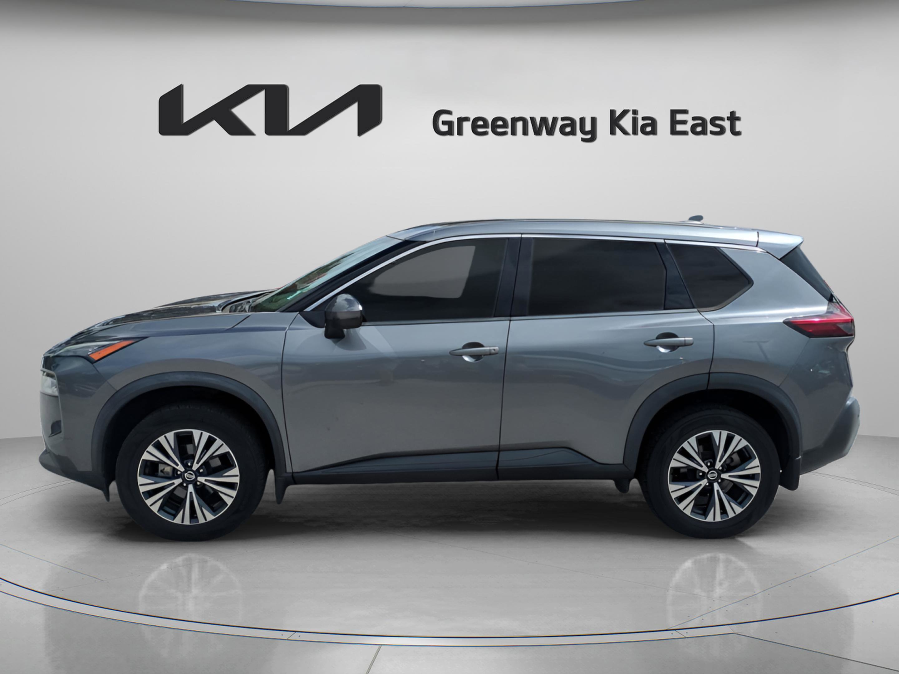 2021 Nissan Rogue SV photo 4