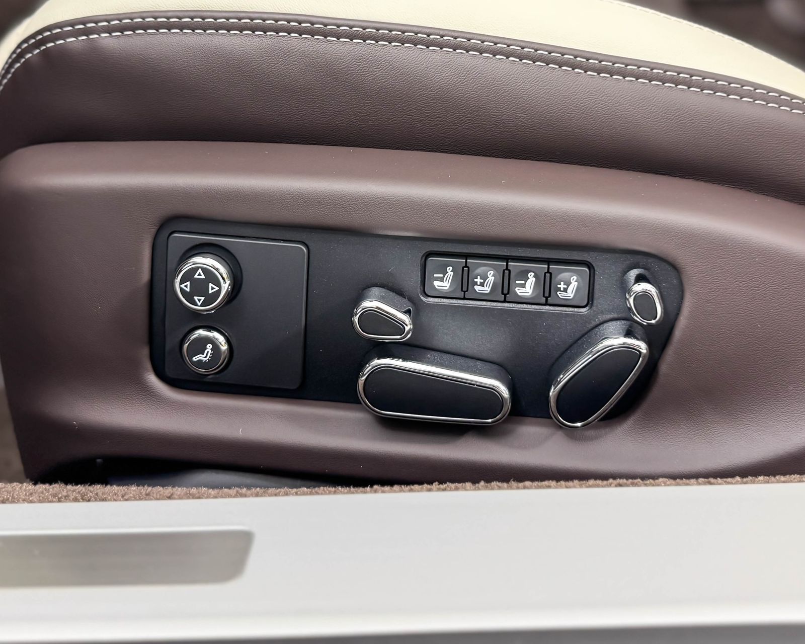 2024 Bentley Continental GTC photo 17