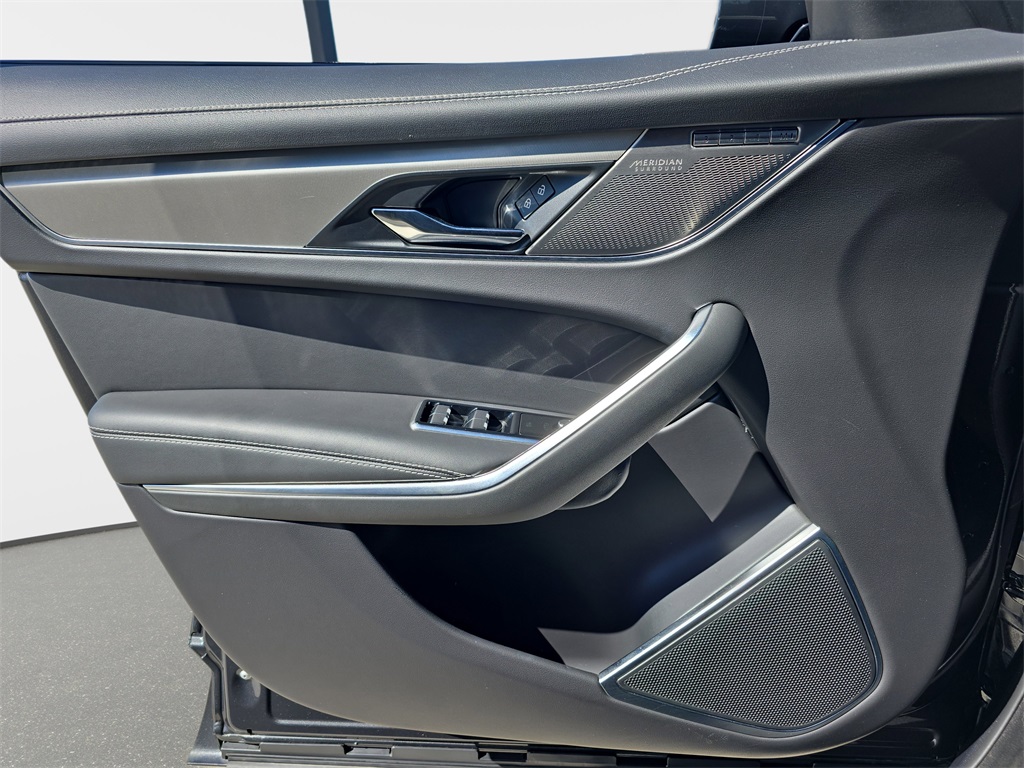 2025 Jaguar F-PACE P400 R-Dynamic S photo 27