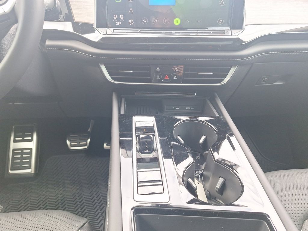 2025 Volkswagen Atlas SEL Premium R-Line photo 10