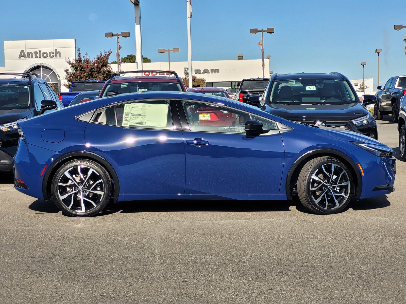 2026 Toyota Prius Plug-in Hybrid XSE photo 3