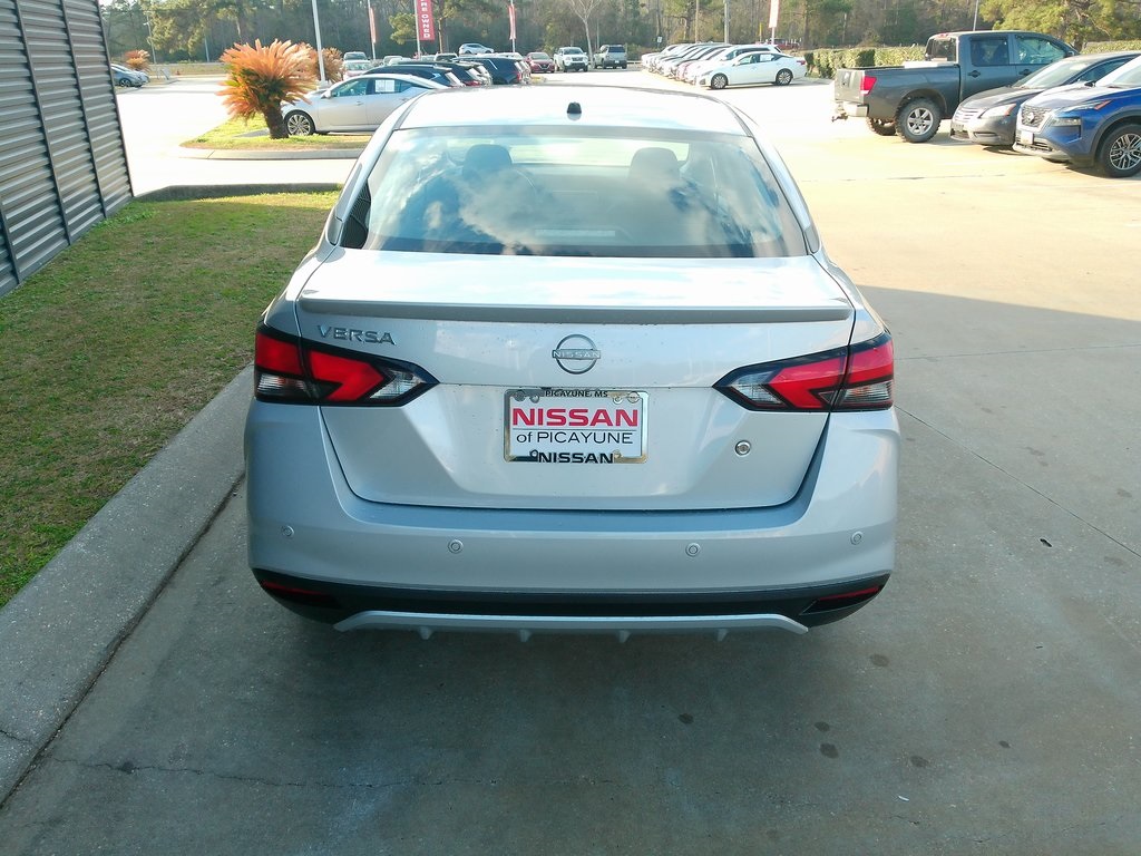 2025 Nissan Versa S photo 4