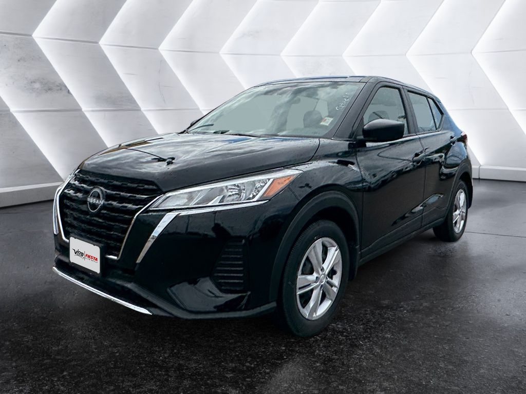 2025 Nissan Kicks Play S photo 3