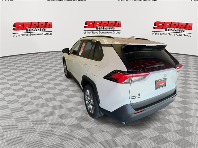 2025 Toyota RAV4 XLE Premium photo 7