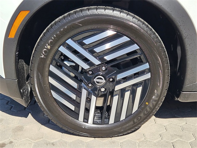 2026 Nissan Leaf SV photo 4