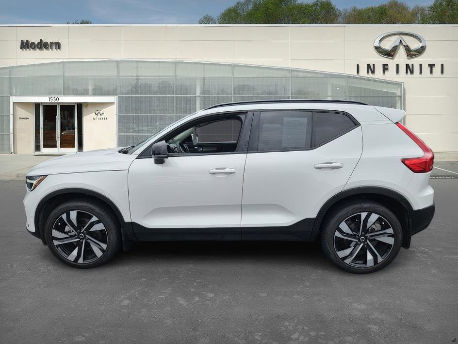 2024 Volvo XC40 Ultimate AWD photo 5
