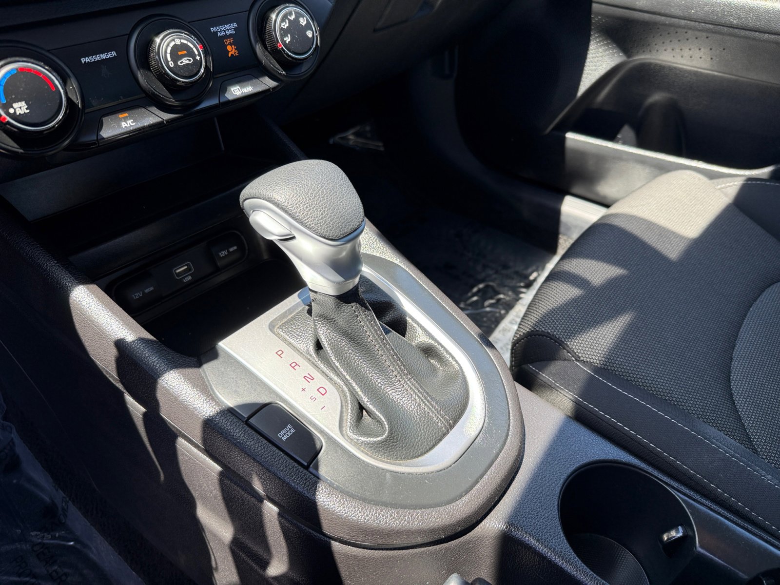 2022 Kia Forte LXS photo 13