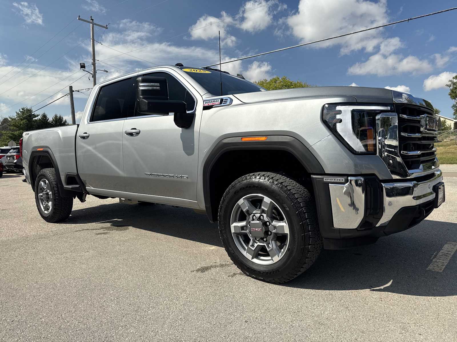 2025 Gmc Sierra 2500 HD SLE photo 3