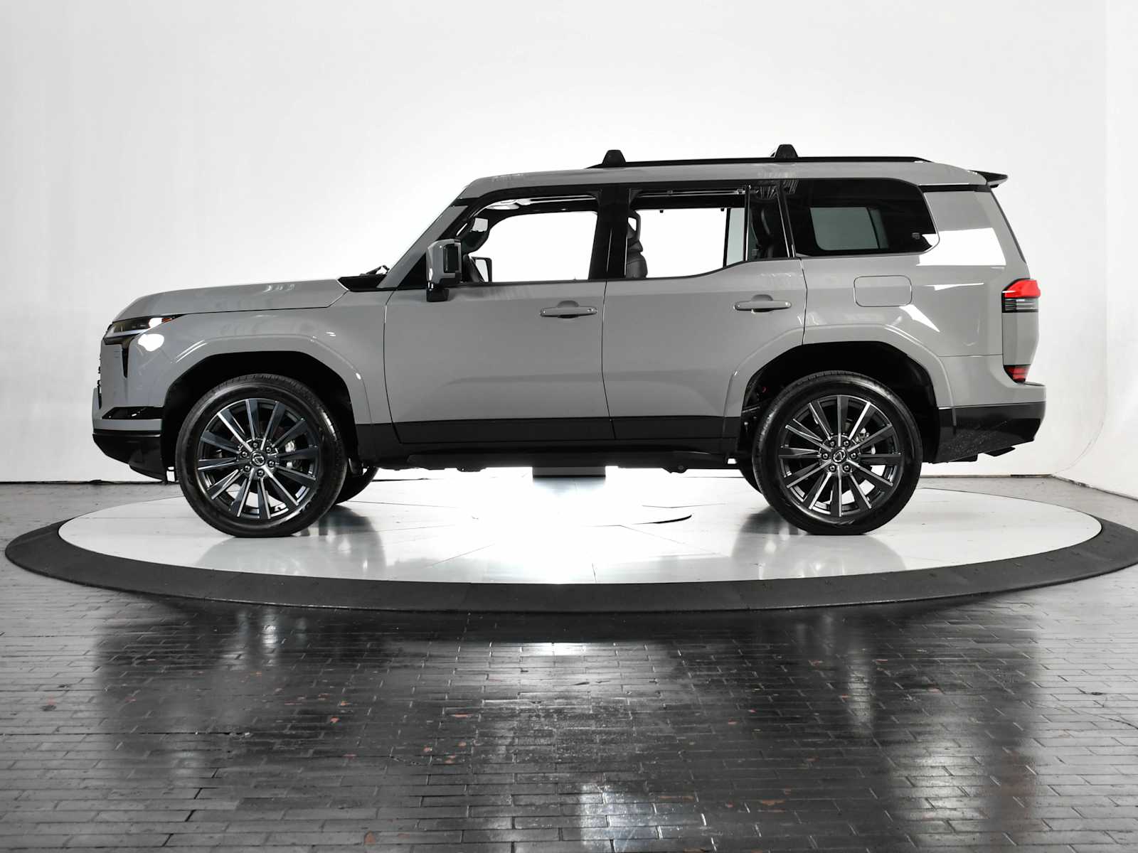 2025 Lexus GX 550 Luxury photo 2