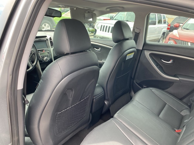 2016 Hyundai Elantra GT Base photo 16