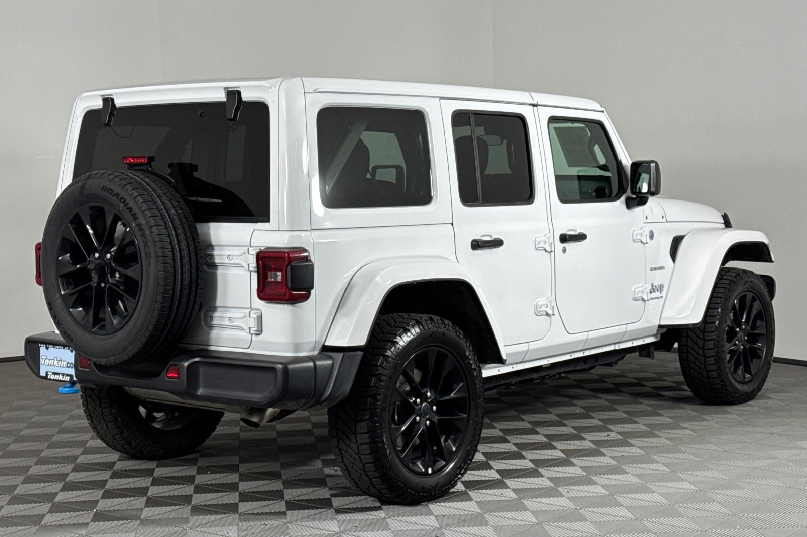 2024 Jeep Wrangler Sahara 4xe photo 4