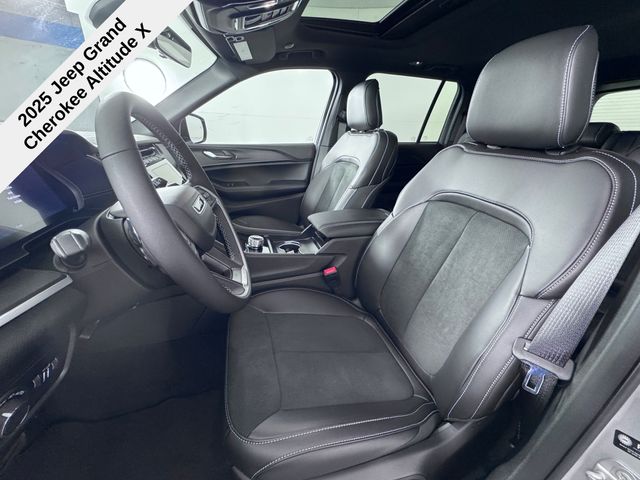 2025 Jeep Grand Cherokee Altitude X photo 13