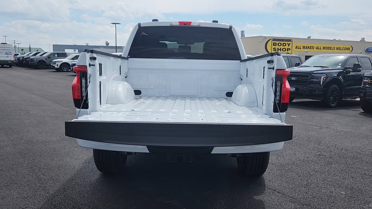 2025 Ford F-150 Lightning photo 15