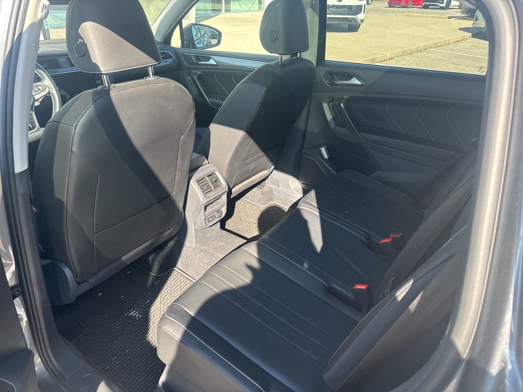 2022 Volkswagen Tiguan SE photo 8