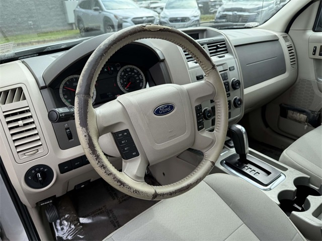 2010 Ford Escape Hybrid photo 2