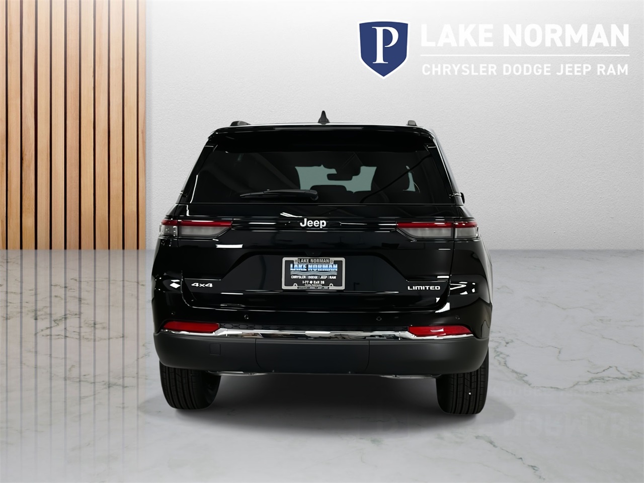 2025 Jeep Grand Cherokee Limited photo 3