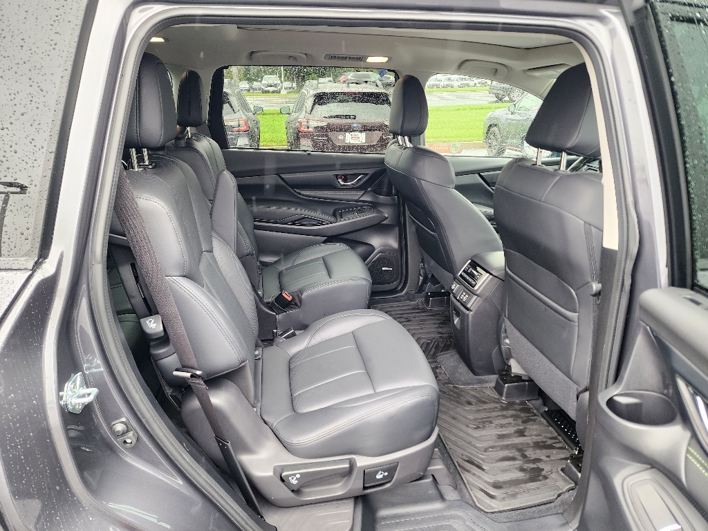 2025 Subaru Ascent Onyx Edition Touring photo 24