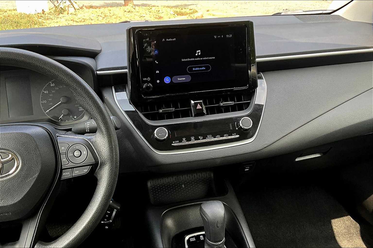 2023 Toyota Corolla Hybrid LE photo 6