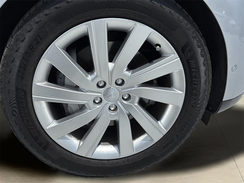 2023 Land Rover Range Rover SE photo 26