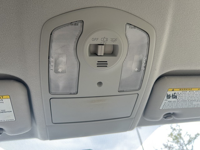 2014 Toyota Prius Four photo 18