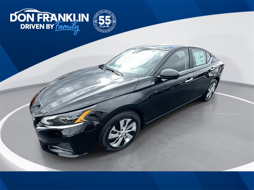 2025 Nissan Altima S's photo