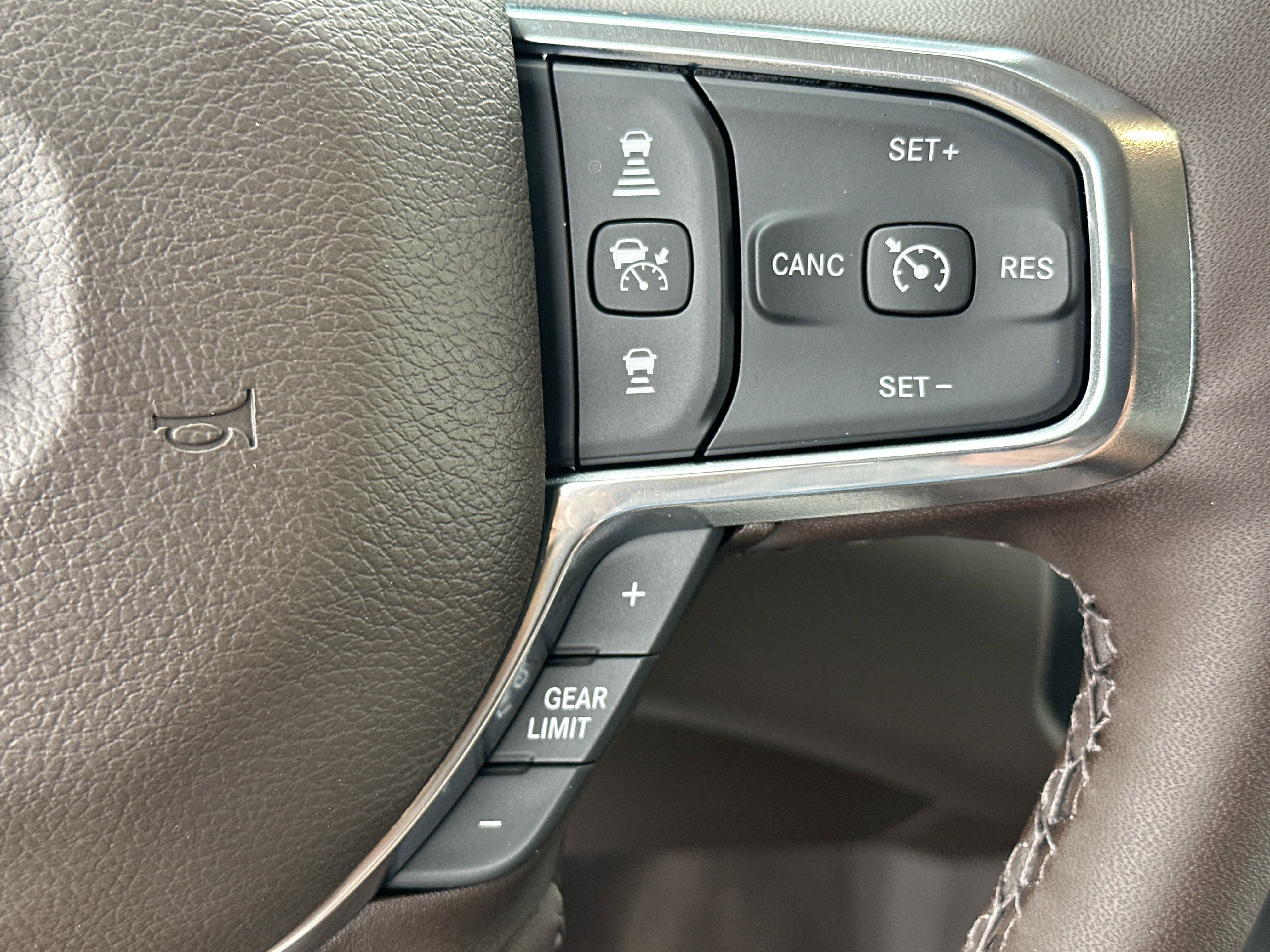 2025 Ram 2500 Laramie photo 8