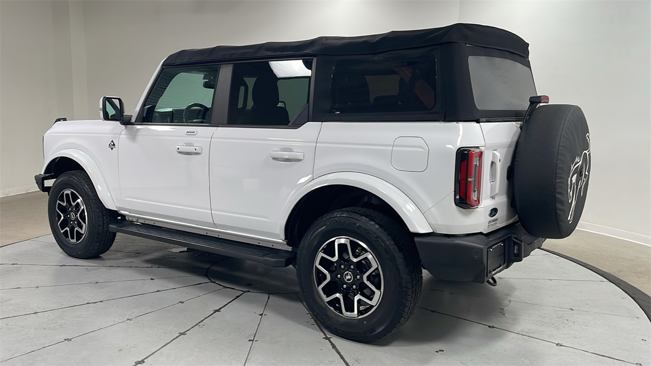 2022 Ford Bronco Outer Banks photo 7
