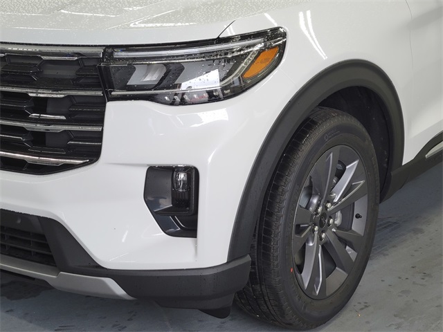 2025 Ford Explorer photo 10
