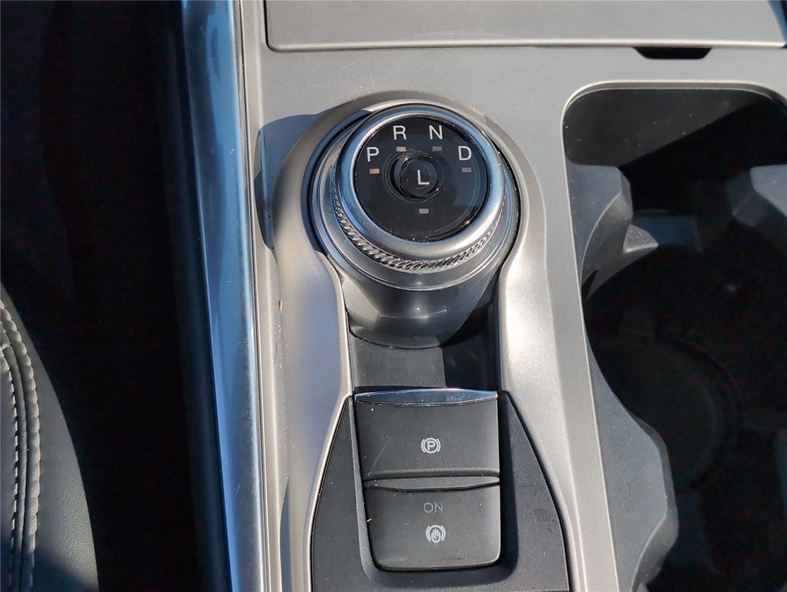 2022 Ford Explorer XLT photo 13