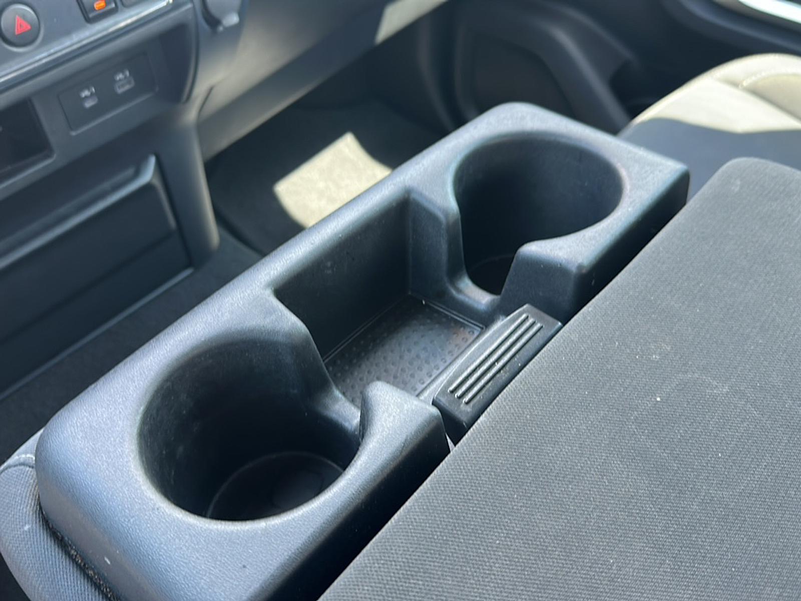 2022 Nissan Titan Crew Cab SV photo 12