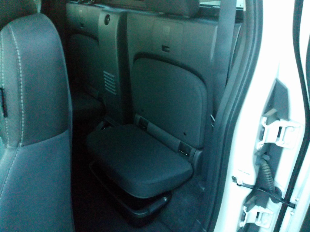 2025 Nissan Frontier SV photo 18