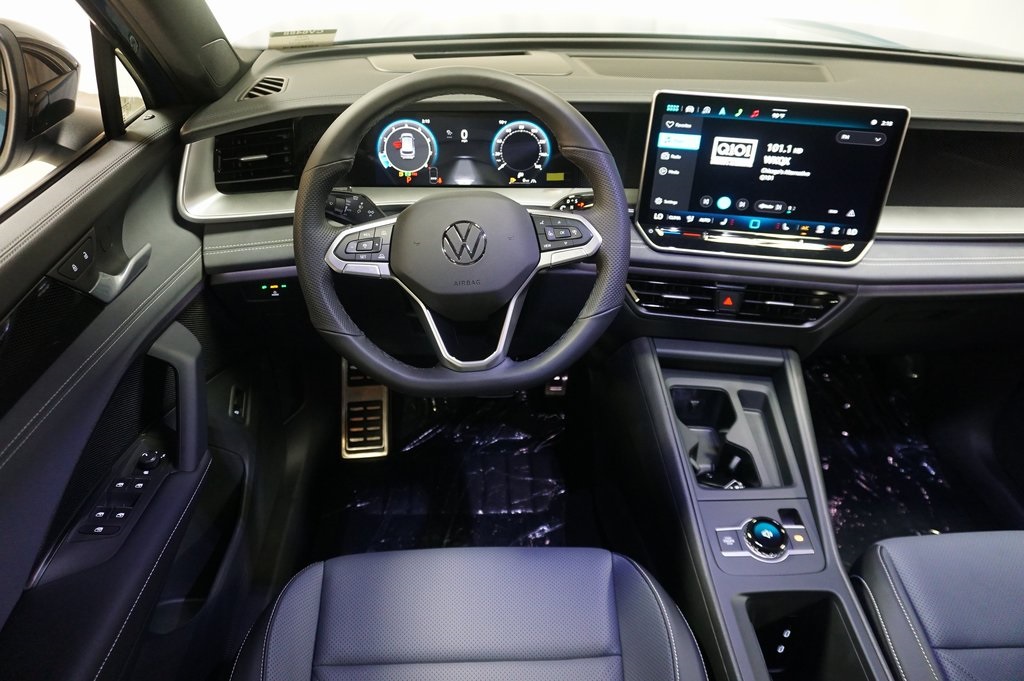 2025 Volkswagen Tiguan SE R-Line Black photo 11