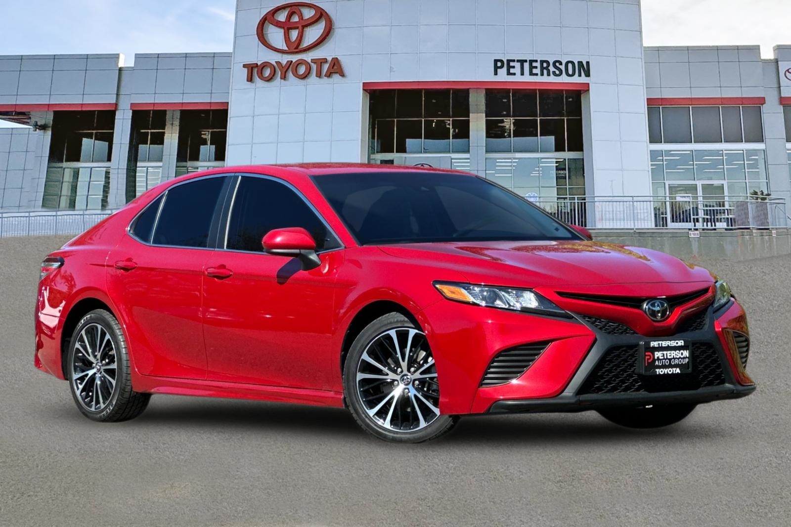 2020 Toyota Camry SE photo 2